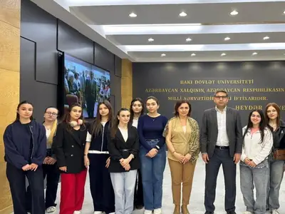 Students visit the Heydar Aliy...