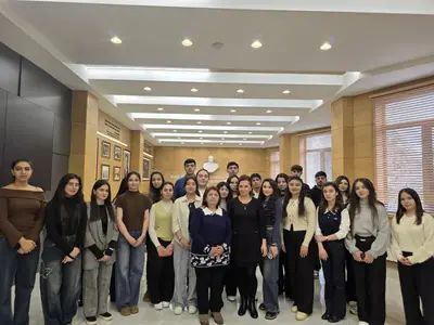 Students visit the Heydar Aliy...